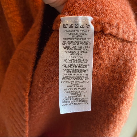 ⭐️ French Connection Urban Flossy Sweater Pumpkin Small - Picture 6 of 6